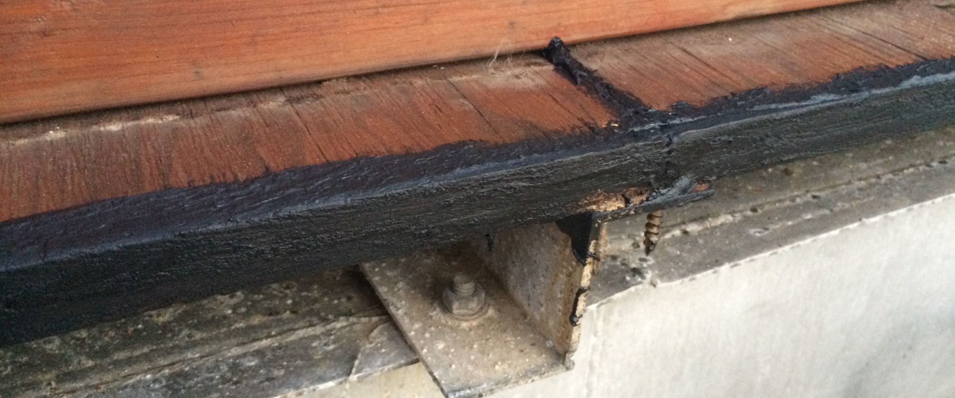 Can you use roofing tar on wood?