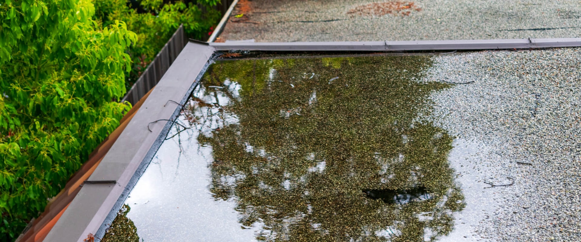 Does roofing felt keep water out?